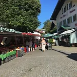 Konukevi Lindenhof 3*