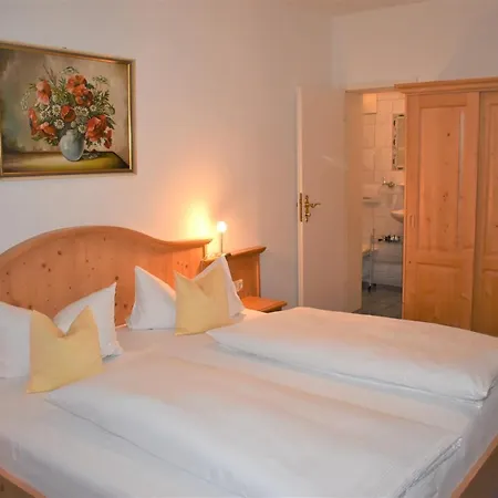 بنسيون ليندنهوف 3* برين ام شيميسي