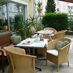 Lindenhof Affittacamere 3*