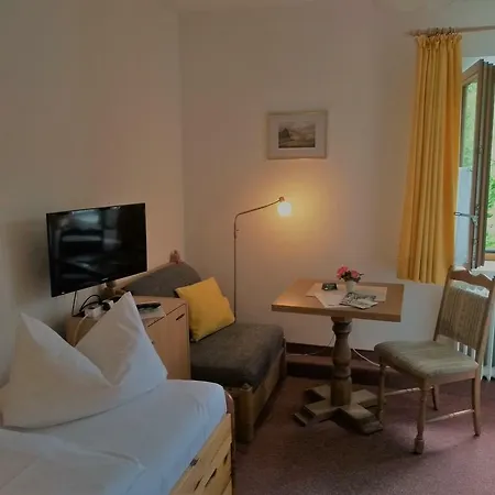 Lindenhof Pensjonat 2*
