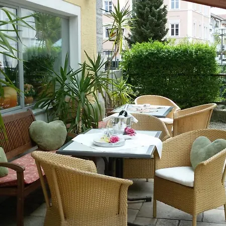 Pensjonat Lindenhof 2*