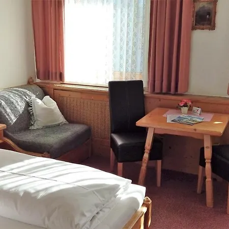 Lindenhof Pensjonat 2*