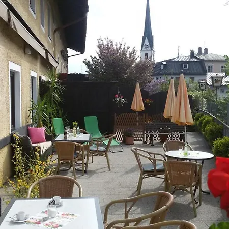 Pensjonat Lindenhof 2*